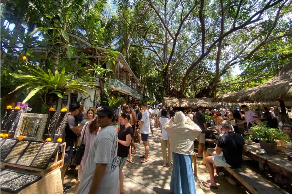 La Brisa Sunday Market