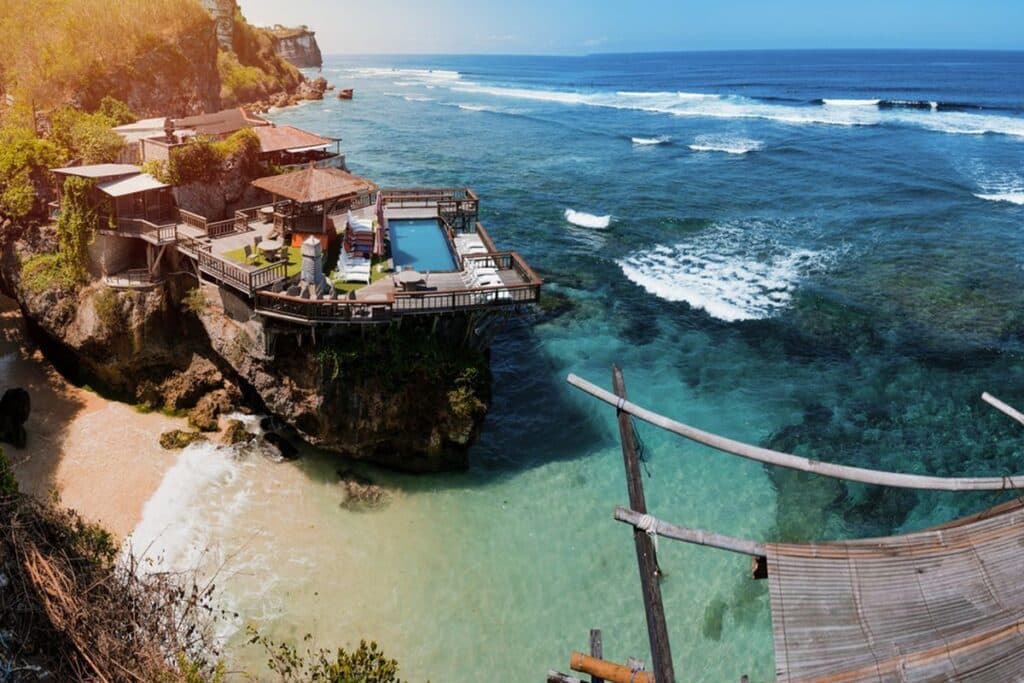 Pantai Suluban
