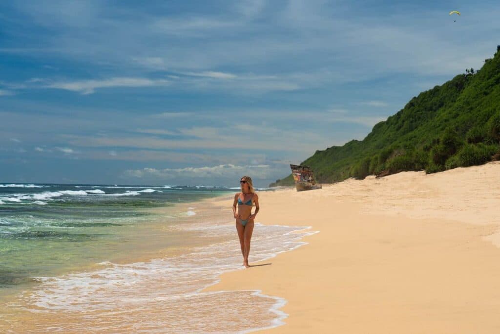 Pantai Nunggalan 