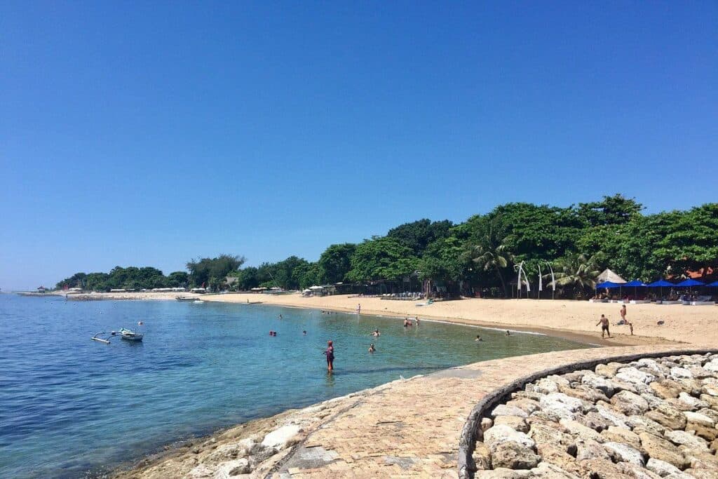 Hotel di Bali Dekat Pantai