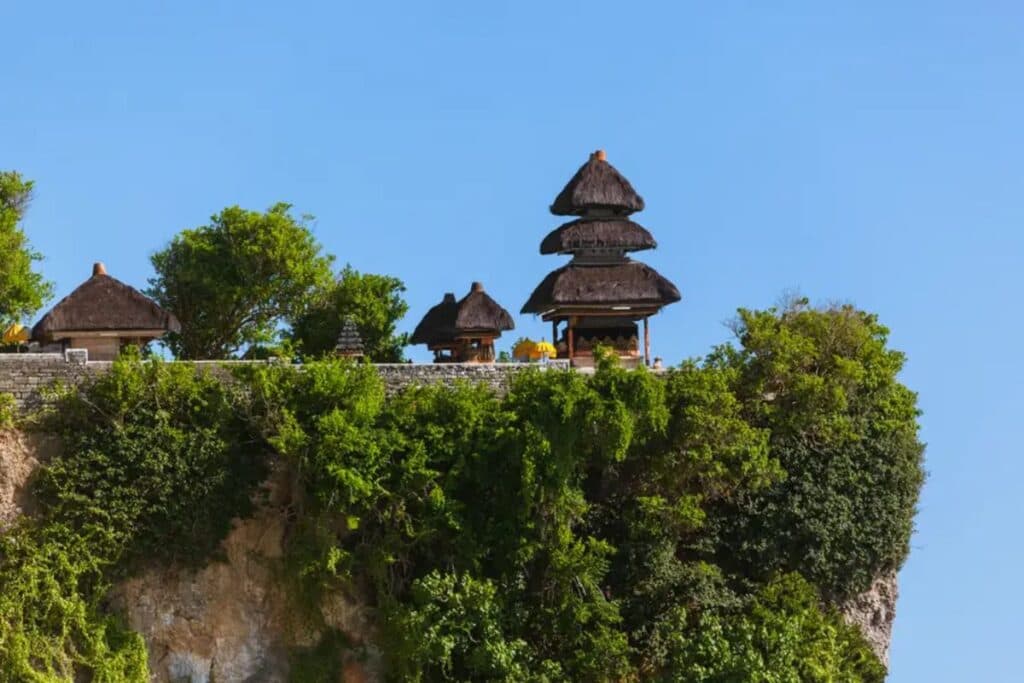Cara Mengunjungi Pura Uluwatu