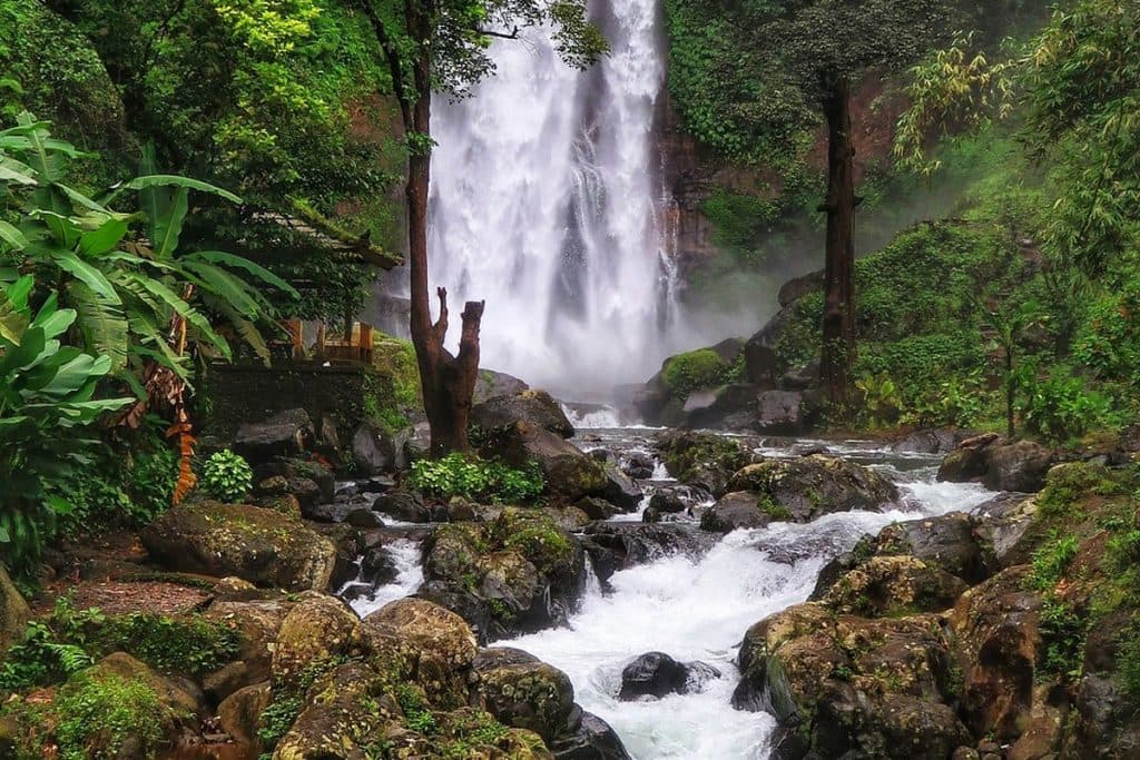 Air Terjun Aling-Aling