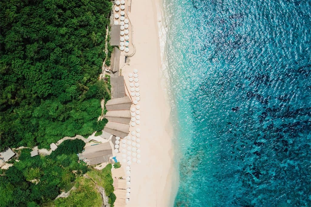 pantai melasti dilihat dari atas