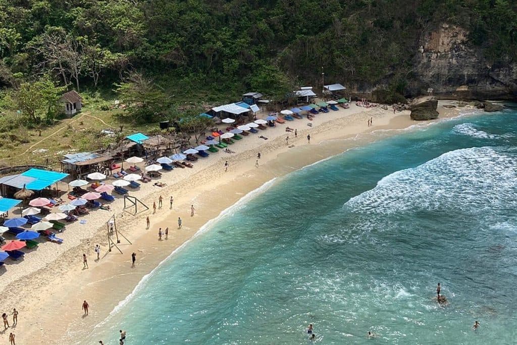 atuh beach sebagai salah satu pantai terbaik yang ada di bali. 