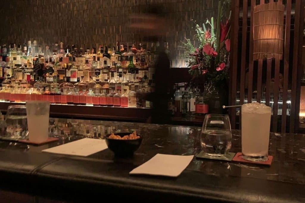 Suasana Cocktail Bar di Bali