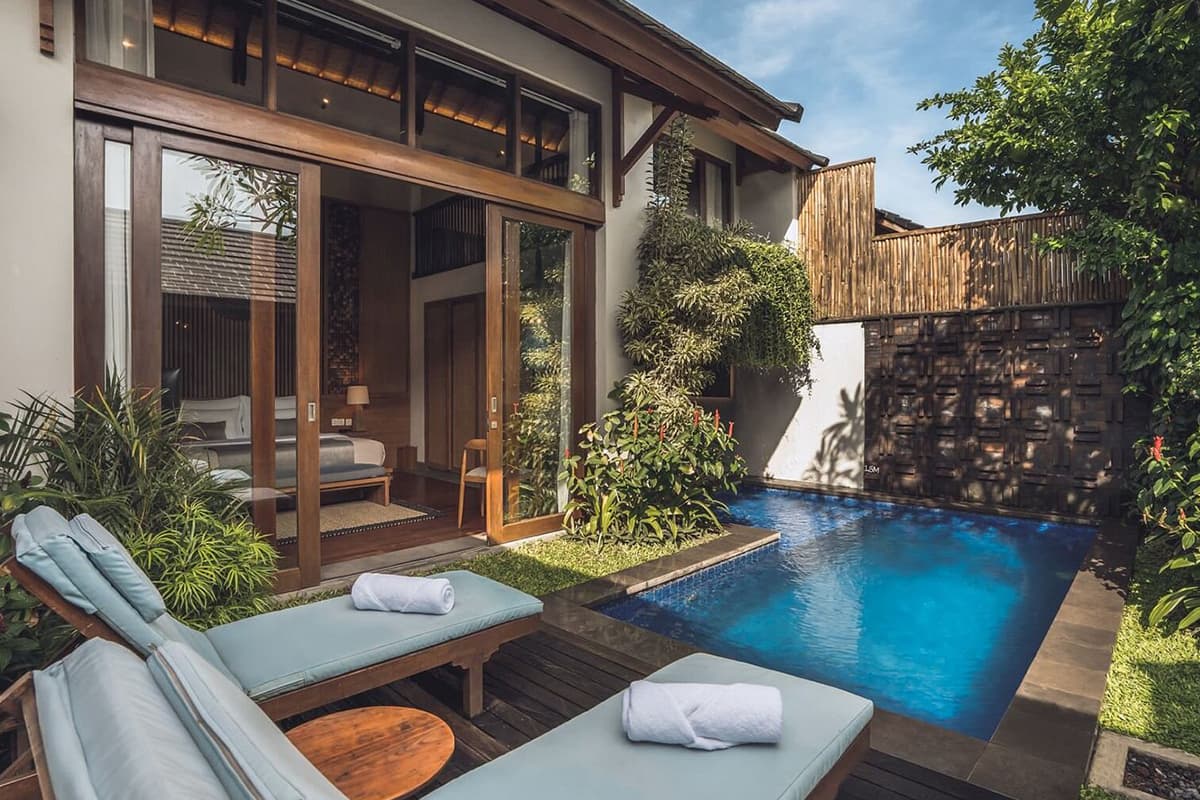villa or hotel