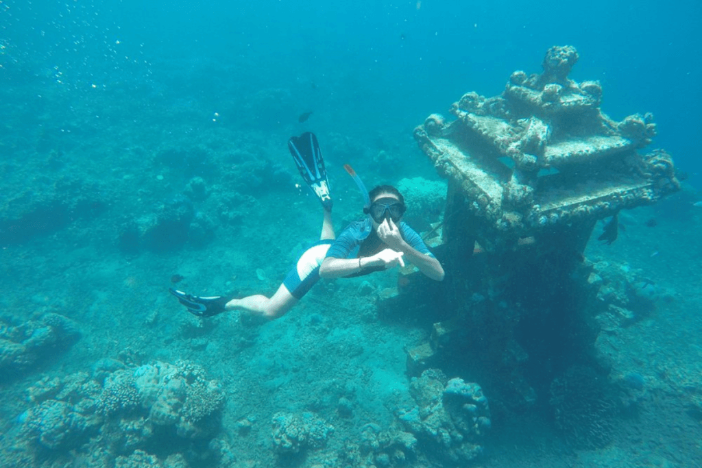 snorkeling di amed