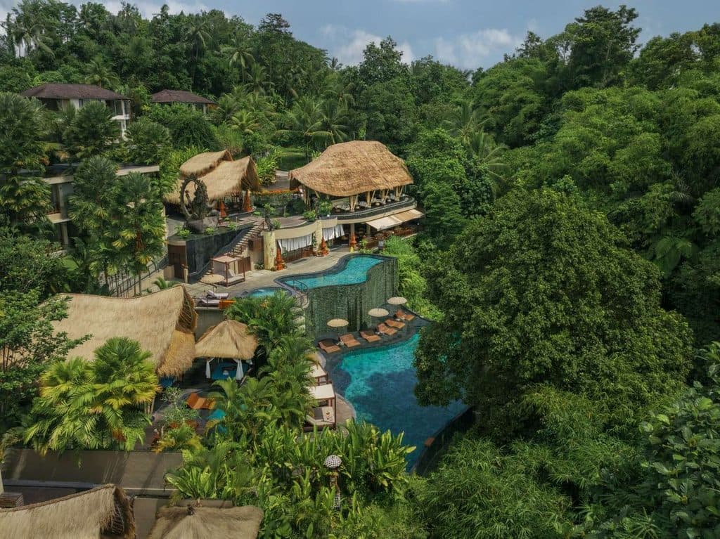 Aksari Resort offers holistic wellness, with rooms surrounded by a tranquil environment and treatment experiences at Svaha Spa Kenderan. 