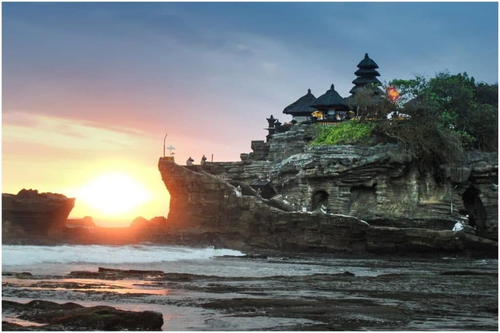 Best Time to Visit Pura Tanah Lot Temple