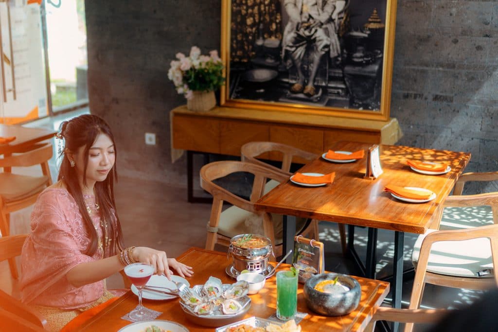 girl eat thai food