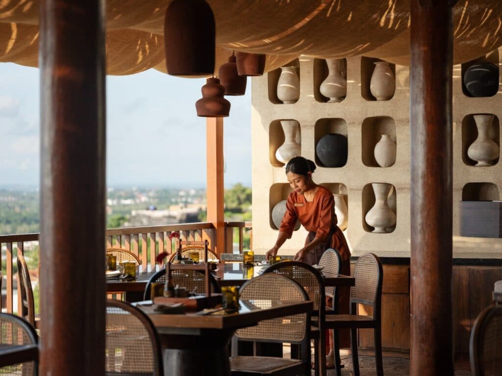 hospitality in restaurant