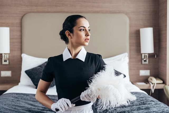 Room Incharge Mengenal Room Attendant: Tugas, Fungsi dan Bedanya dengan Housekeeping