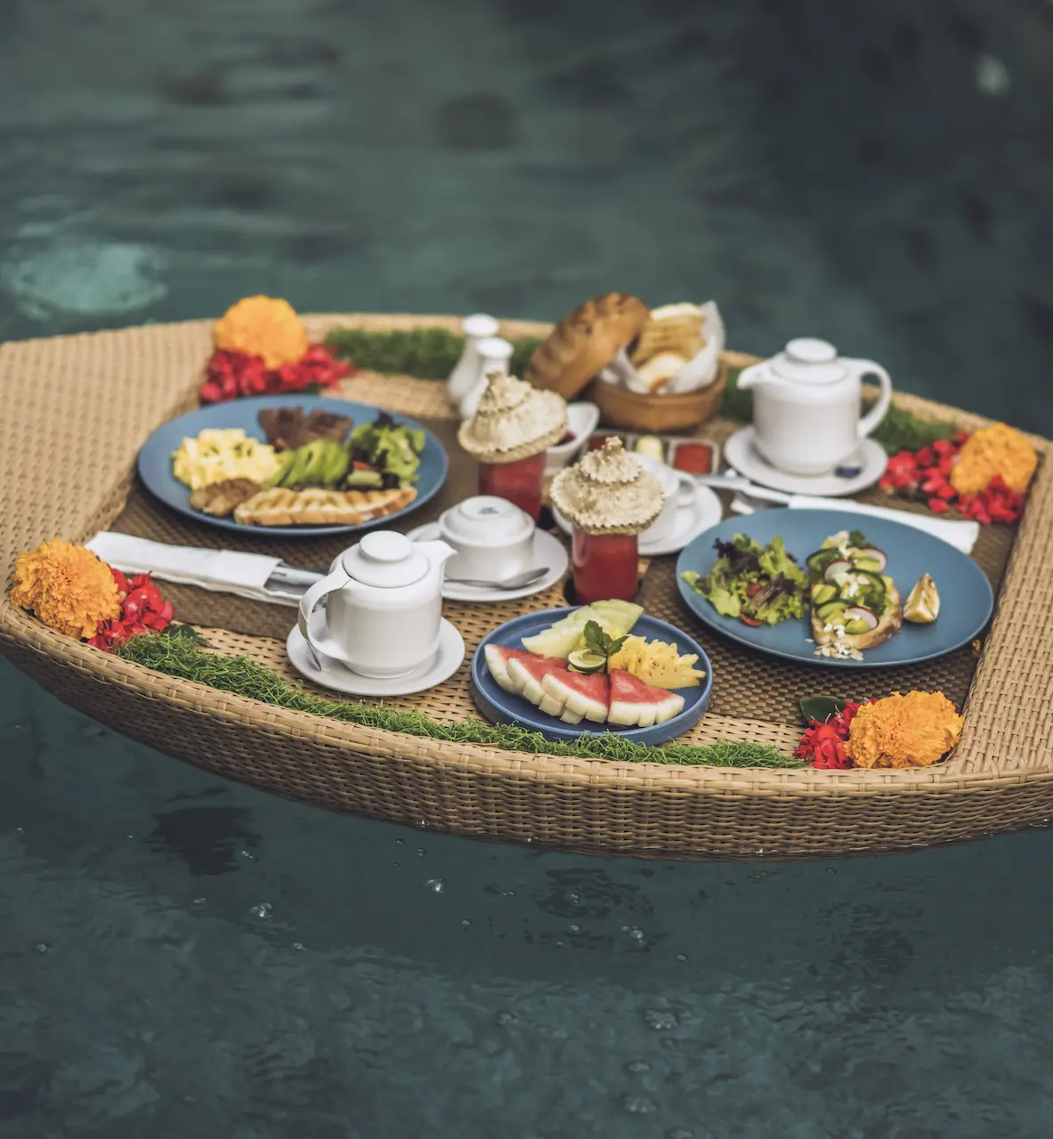 Floating Tray Breakfast