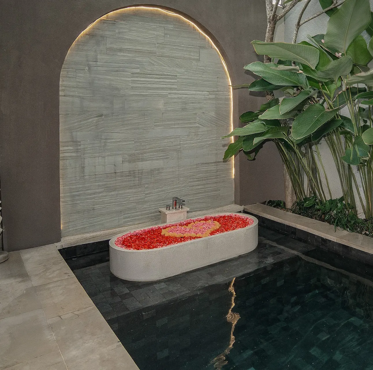 Love Decor on the Bathtub