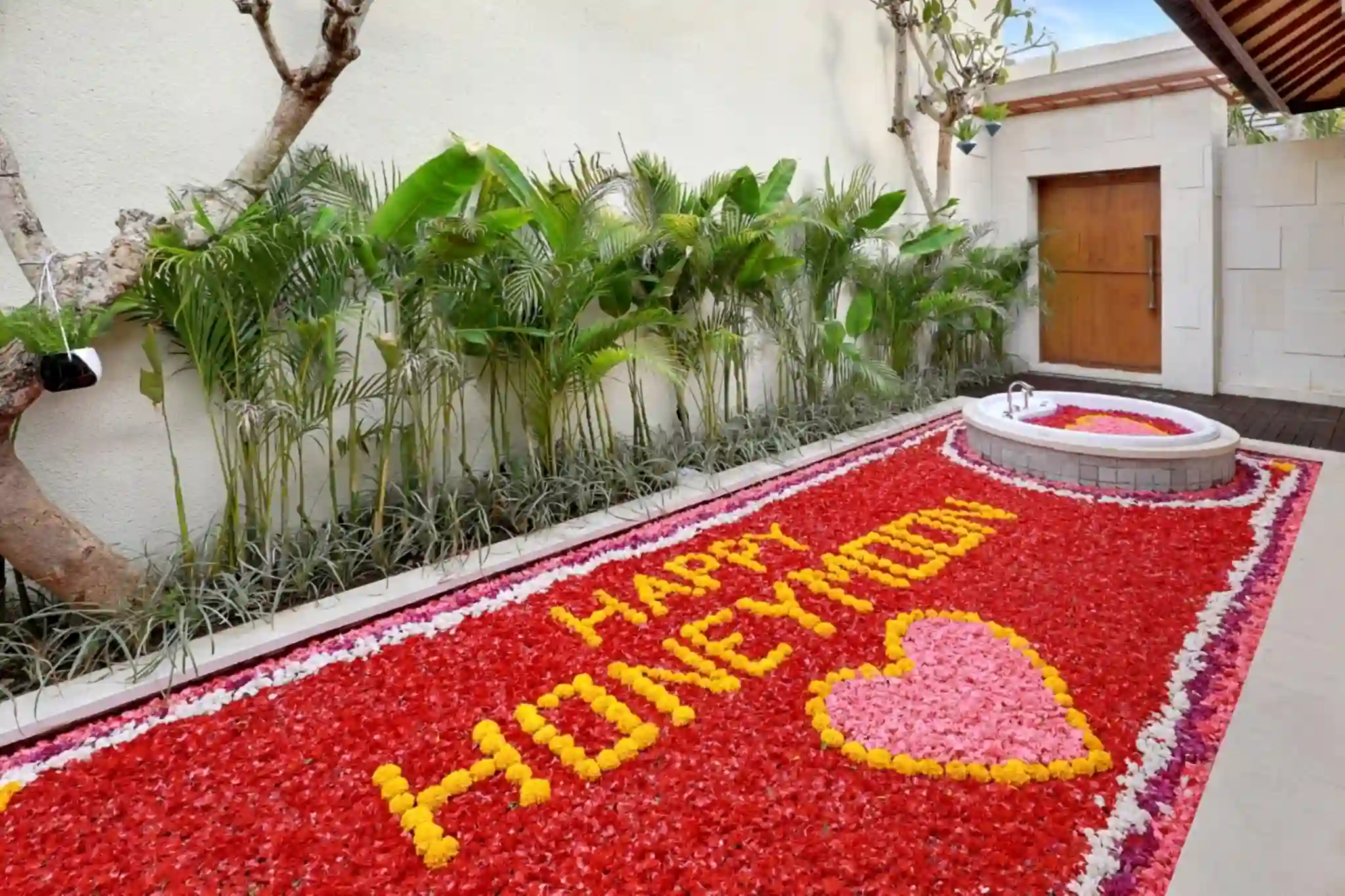 Full Flower Decor In The Pool