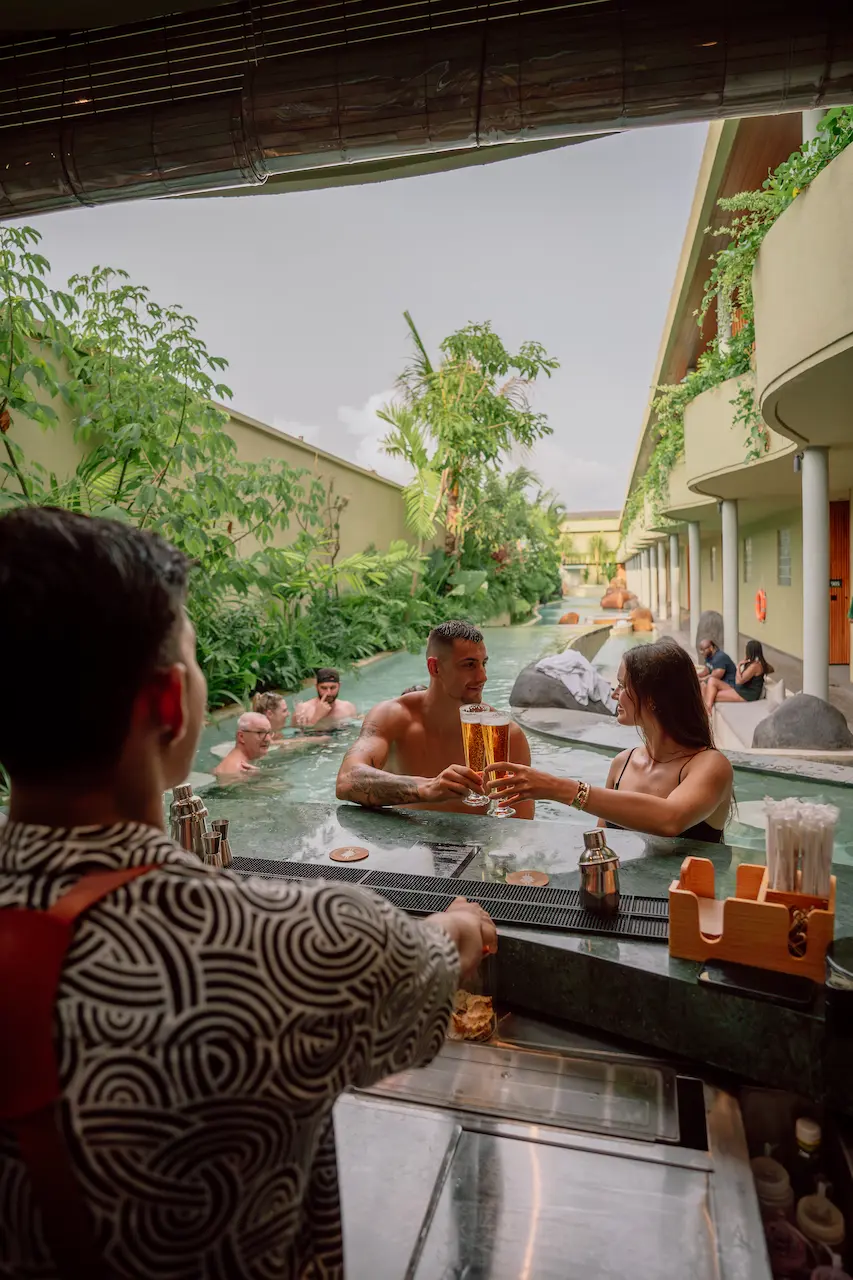 Pool Bar